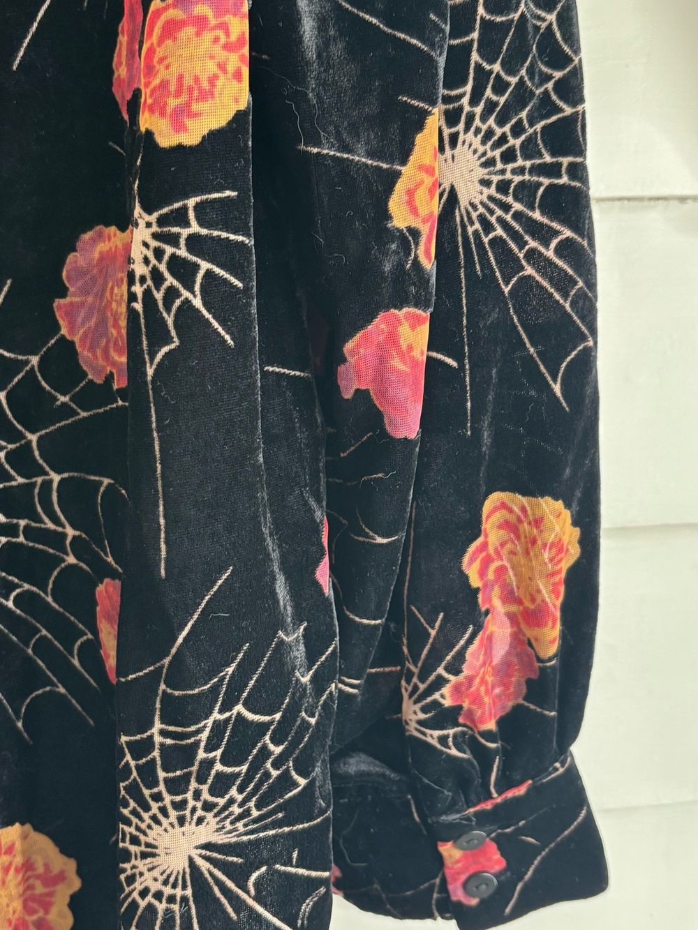 Modcloth Black Velvet Burnout Floral and Spiderweb Button Down Top Women’s 1X - Picture 14 of 16